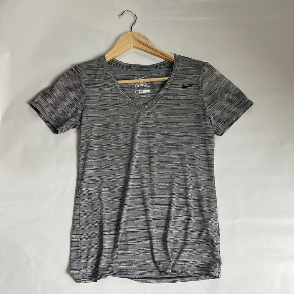 Nike dri fit top size XS